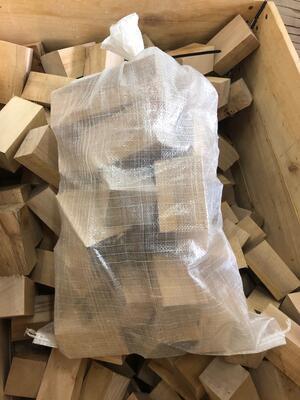 Palivové bukové dřevo na uzení 13kg +/-  (palivo) MALÉ - 3
